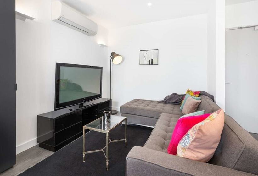 Caulfield North Executive