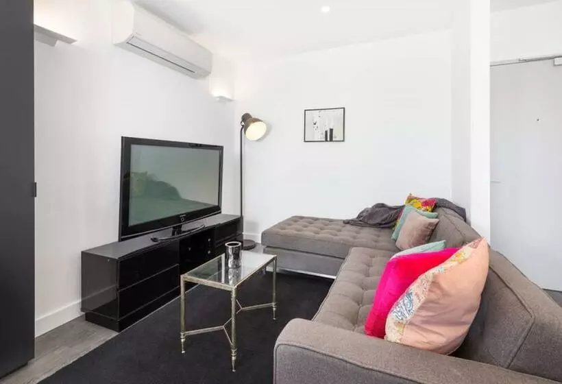 Caulfield North Executive