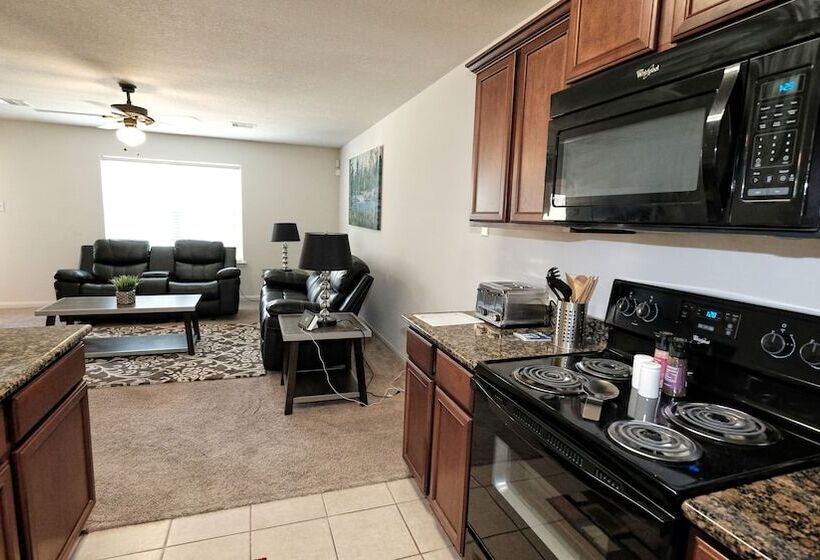 3bdrm 2bath 5beds Iah Airport, Humble