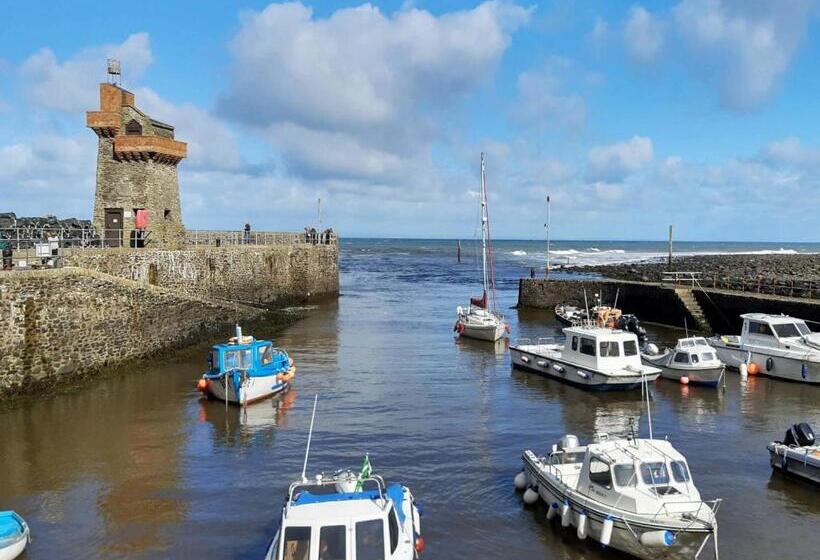 فندق Chough S Nest