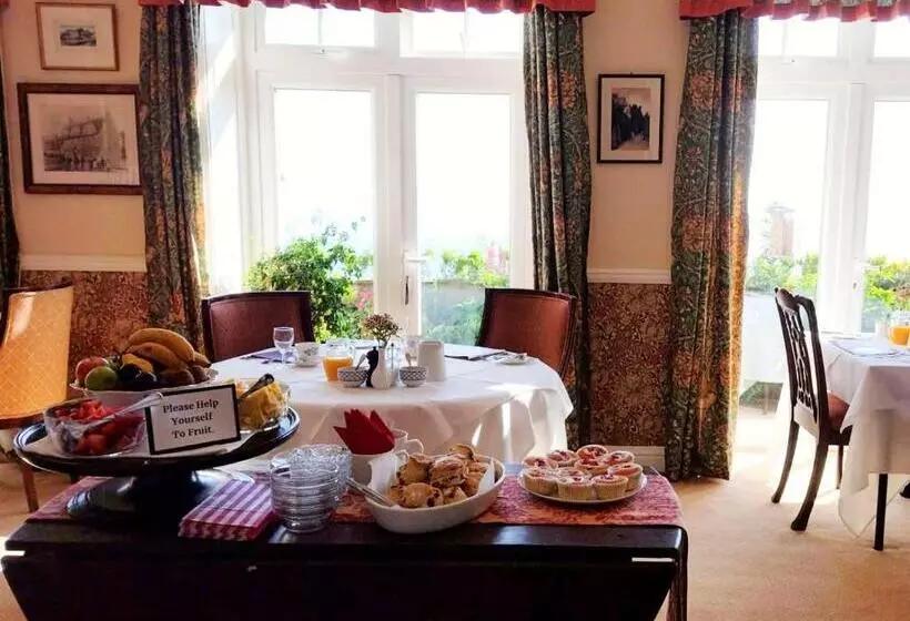 Hotel Chough S Nest