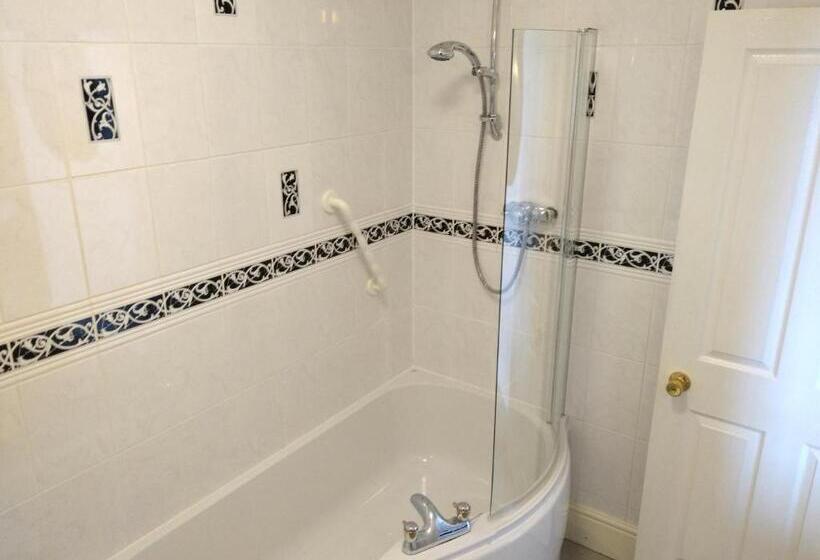 فندق Chough S Nest