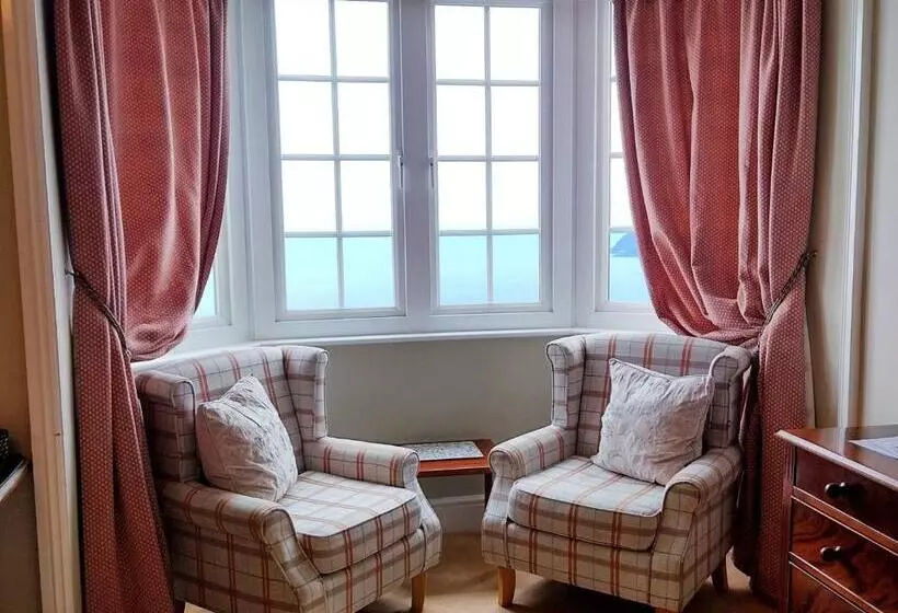 Hotel Chough S Nest