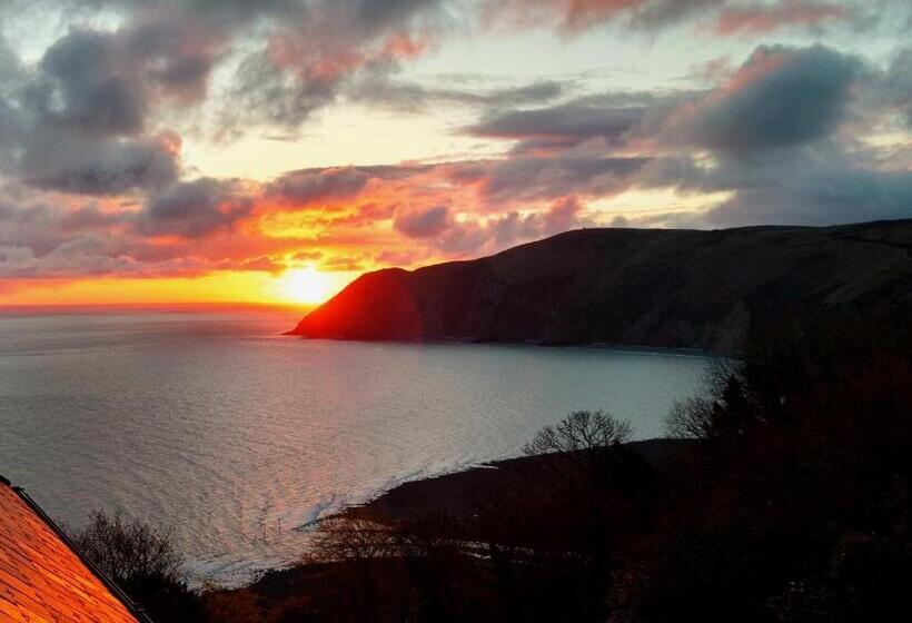 فندق Chough S Nest