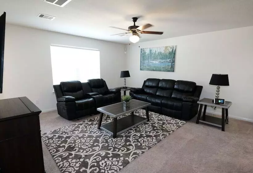 3bdrm 2bath 5beds   Iah Airport, Humble