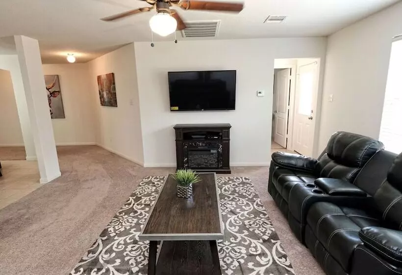 3bdrm 2bath 5beds   Iah Airport, Humble