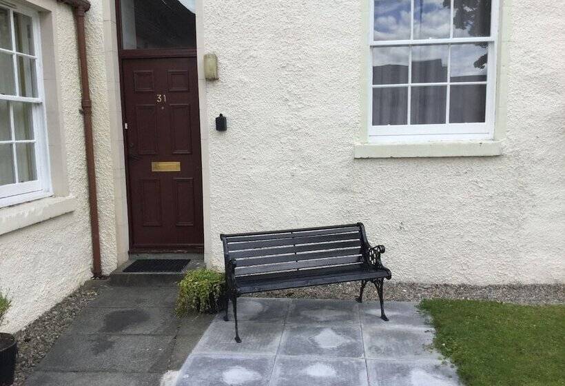 Inverness Apartments Courtyard