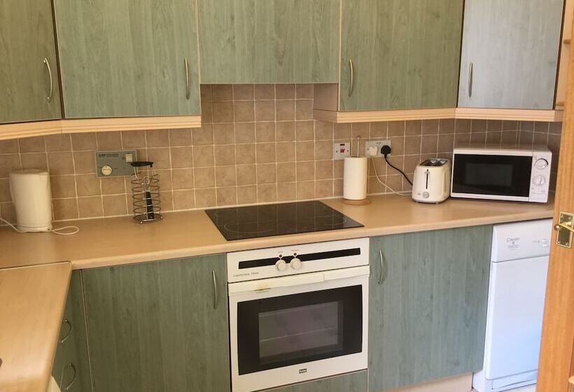 Inverness Apartments Courtyard