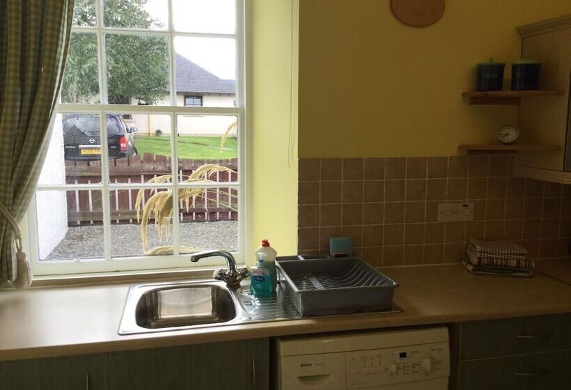 Inverness Apartments Courtyard