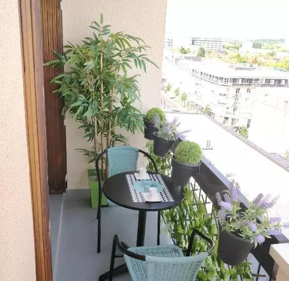 Le Parisien T1antony Berny By Beds4wanderlust   35m2 Avec Balcon   Aéroport Orly 5miles   Train Stat
