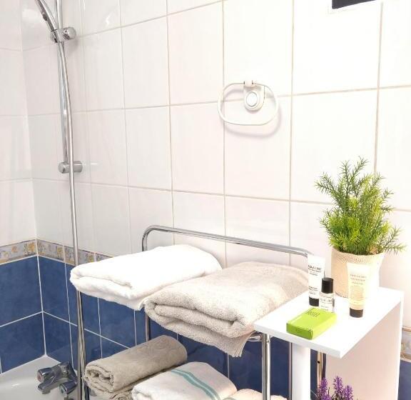 Le Parisien T1antony Berny By Beds4wanderlust   35m2 Avec Balcon   Aéroport Orly 5miles   Train Stat