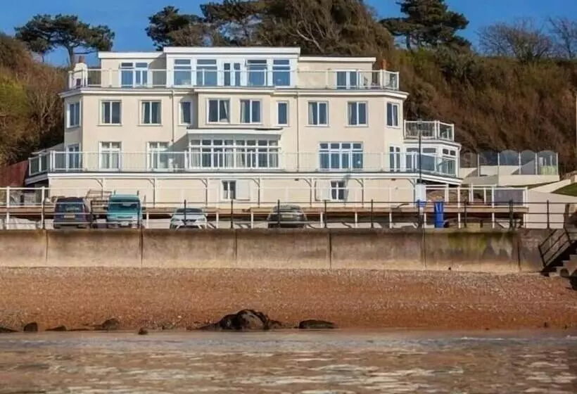 Observation Apartment On The Beach