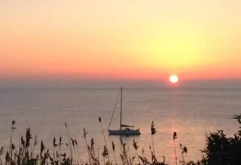 Observation Apartment On The Beach