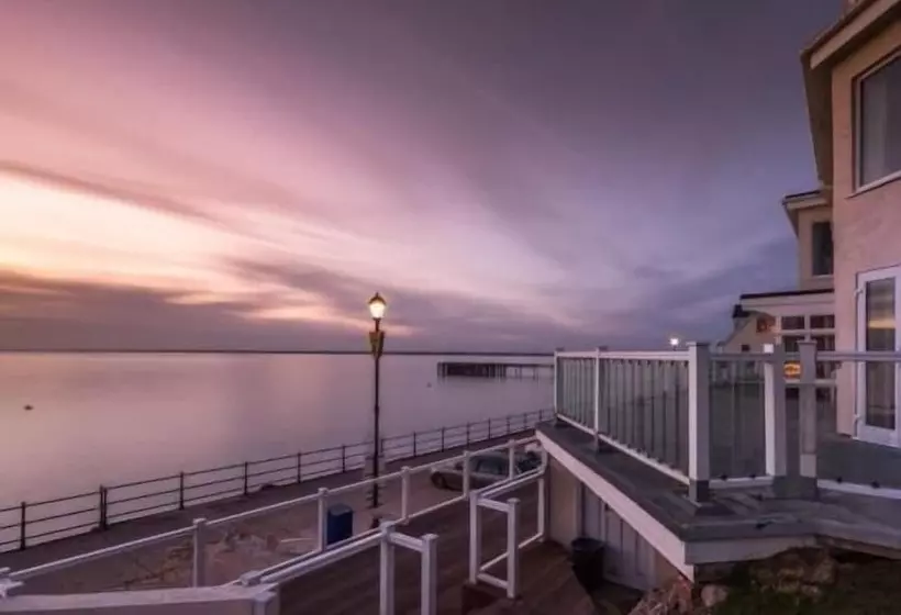 Observation Apartment On The Beach