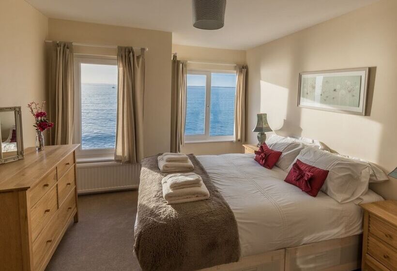 Observation Apartment On The Beach