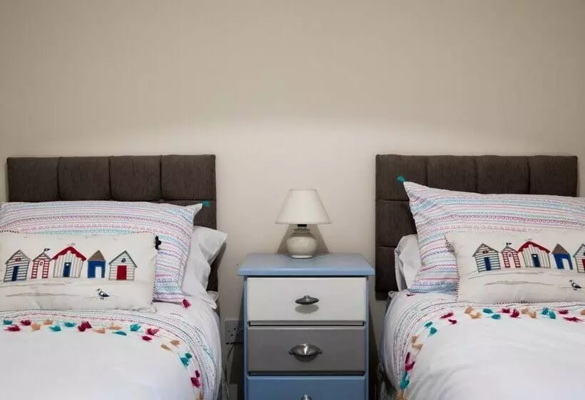 Observation Apartment On The Beach