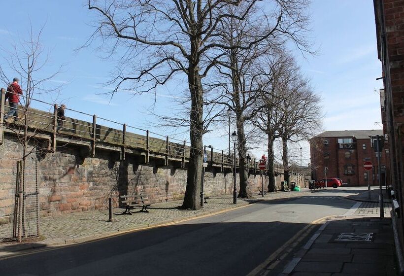 One To One Apartments