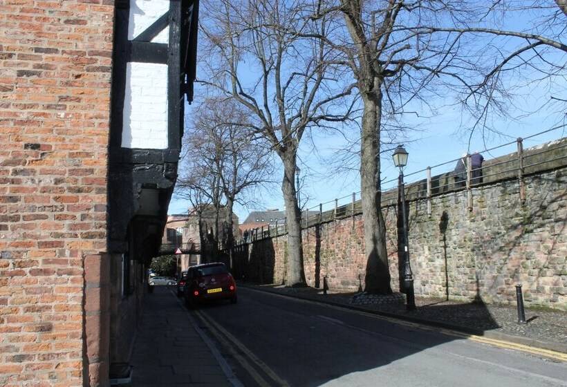 One To One Apartments