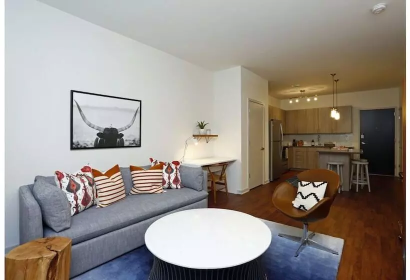 Suite Destination Downtown Austin