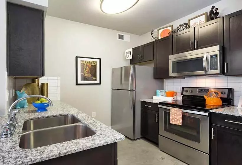 Suite Destination Downtown Austin