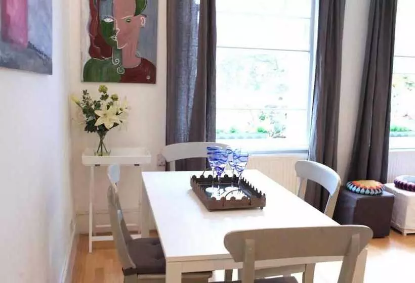 Trendy 2bd Flat In West Hampstead