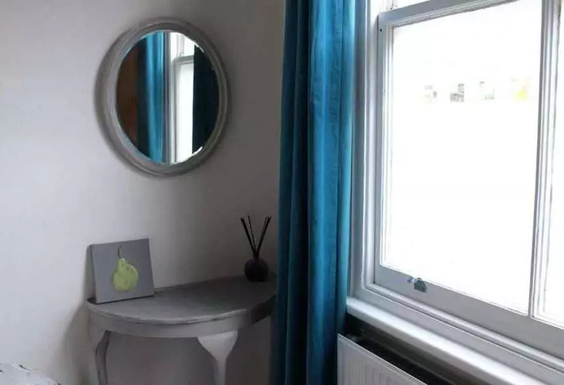 Trendy 2bd Flat In West Hampstead