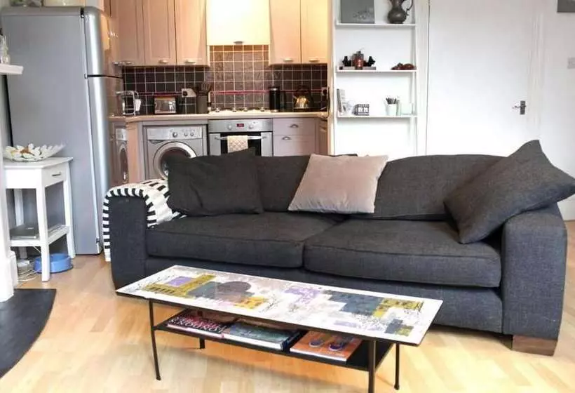 Trendy 2bd Flat In West Hampstead