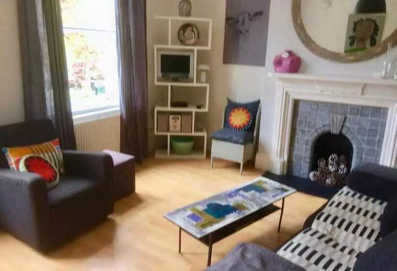 Trendy 2bd Flat In West Hampstead