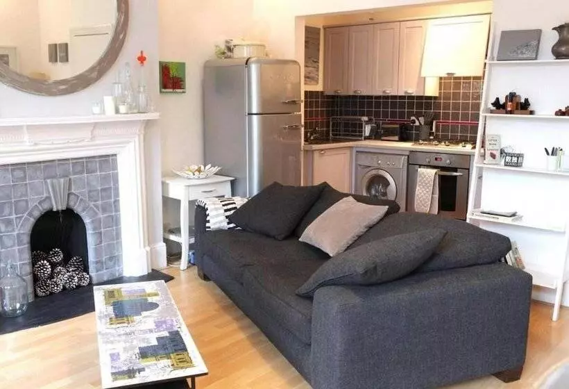 Trendy 2bd Flat In West Hampstead