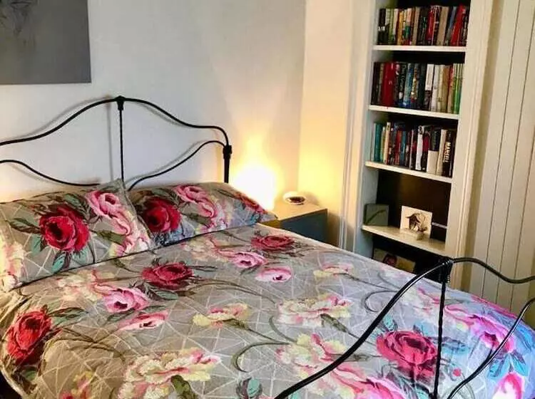 Trendy 2bd Flat In West Hampstead