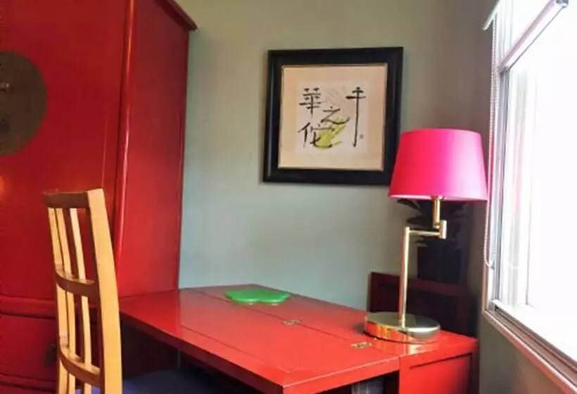 Artist Cottage B&b