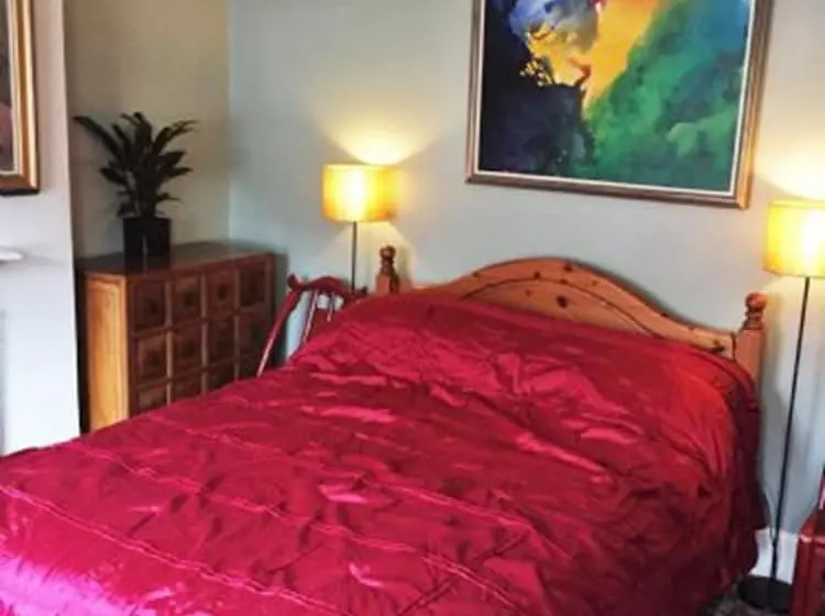 Artist Cottage B&b