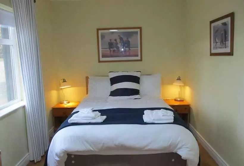 تختخواب و صبحانه Fifty Five Ballyhome, Portrush