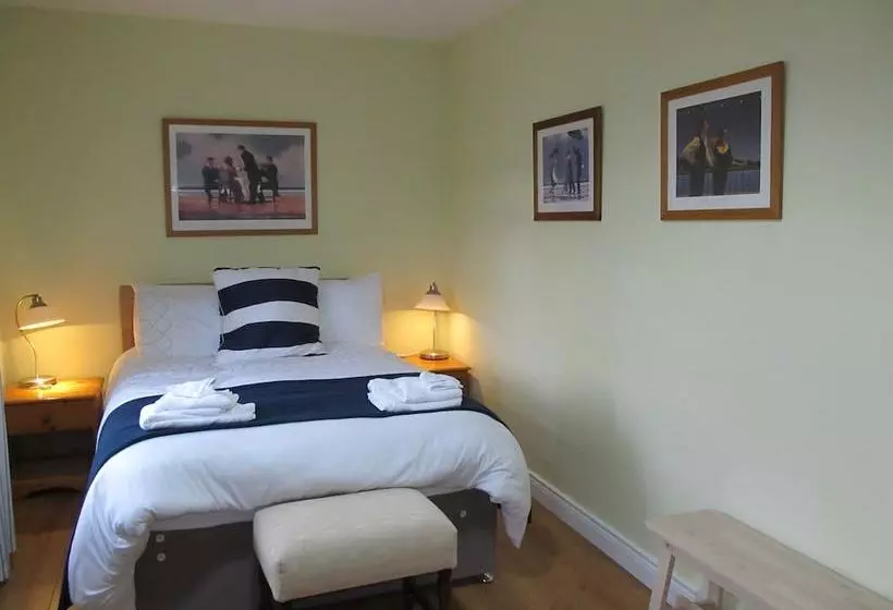 تختخواب و صبحانه Fifty Five Ballyhome, Portrush