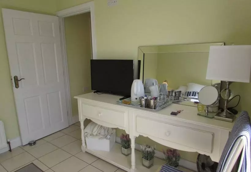 تختخواب و صبحانه Fifty Five Ballyhome, Portrush
