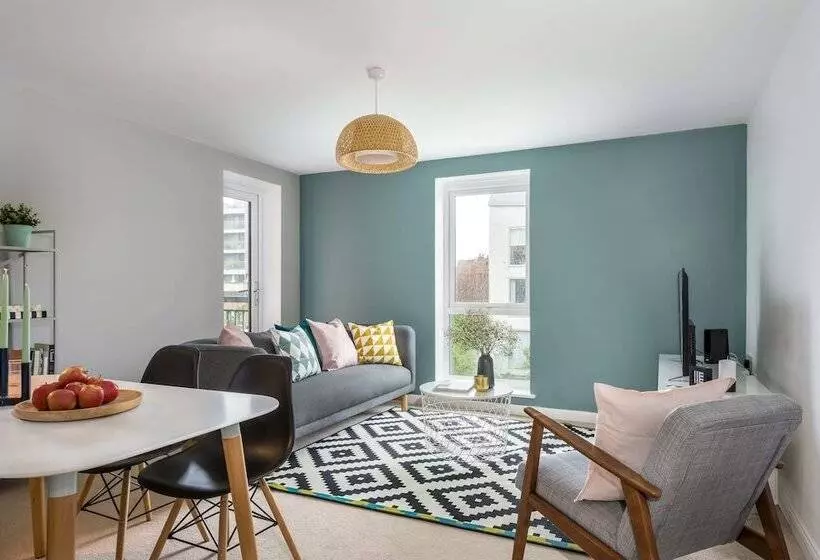 Canalside Scandinavian Parking & Netflix