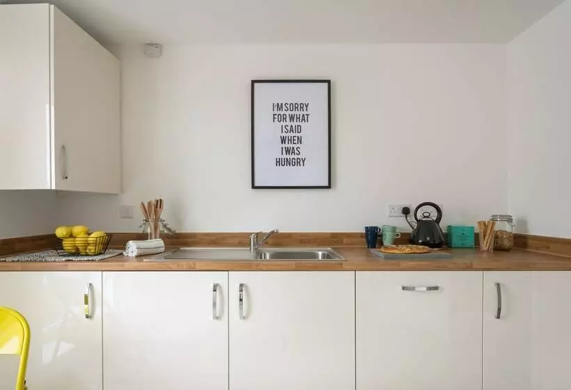 Canalside Scandinavian Parking & Netflix