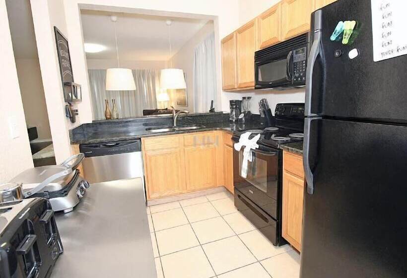 Fv62884   Regal Oaks   4 Bed 3.5 Baths Townhome