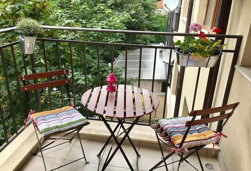 Las Premier Apartments