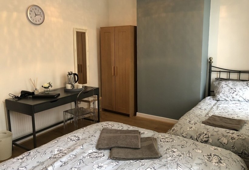 Пансион Double Rooms Near City Centre