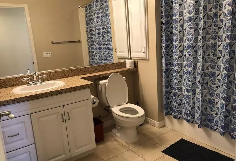 Resort Style Luxury 2bd Suite In Irvine S Spectrum Center