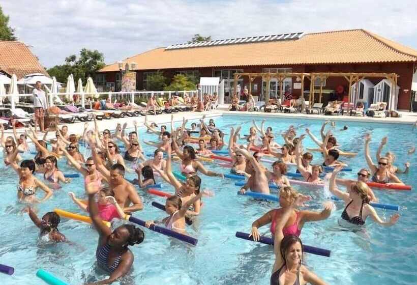 Отель Mobil Home Aventura 8 Places