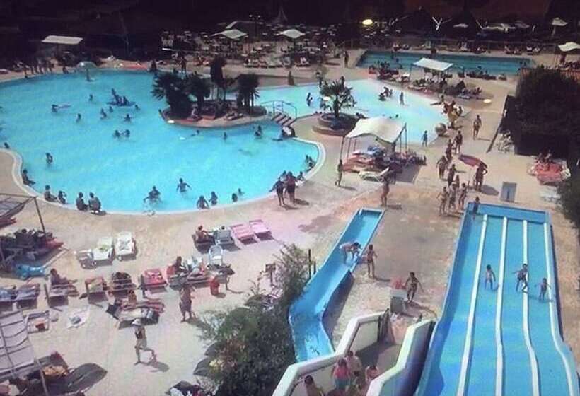 Отель Mobil Home Aventura 8 Places