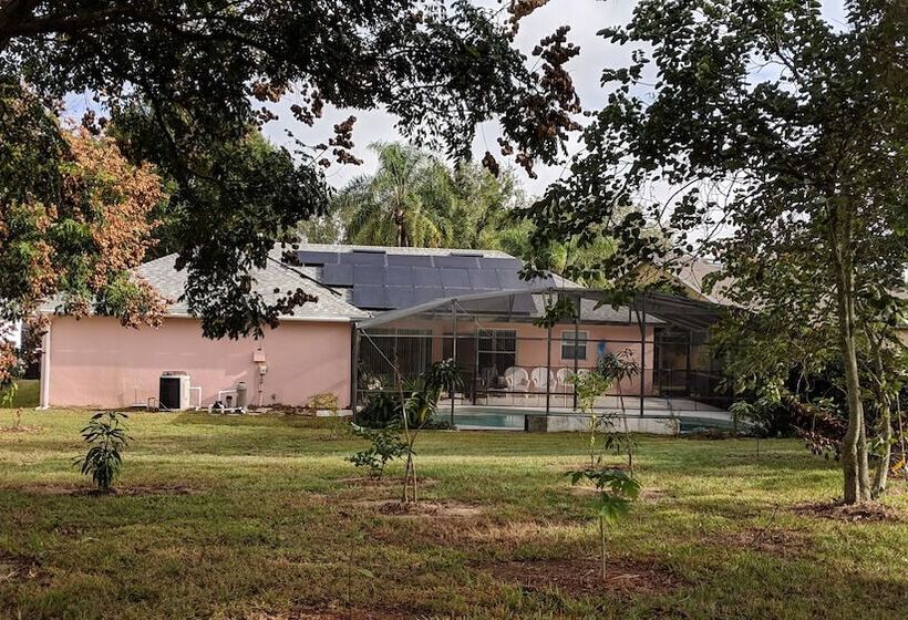 پانسیون Florida Villa