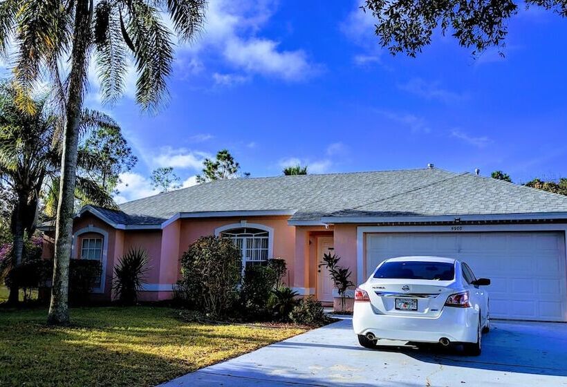 پانسیون Florida Villa