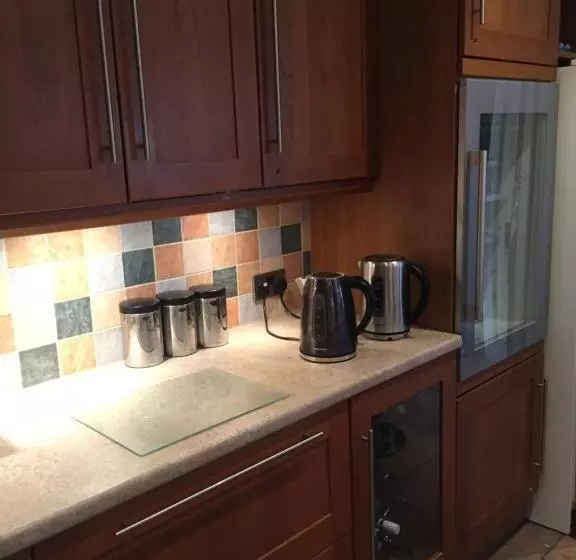 ペンション The Mayfair Guest House Self Catering