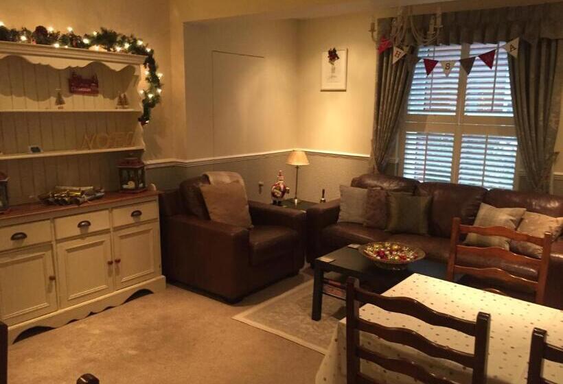 膳宿费 The Mayfair Guest House Self Catering