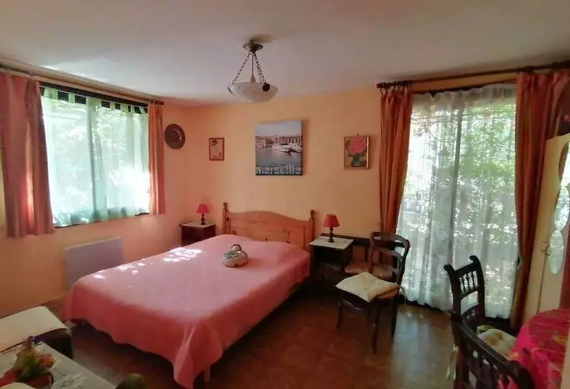 Bed and Breakfast Beau Mas à Montolivet