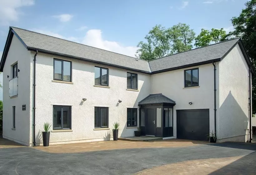Kirkby Lonsdale Cottages, Ingleborough House