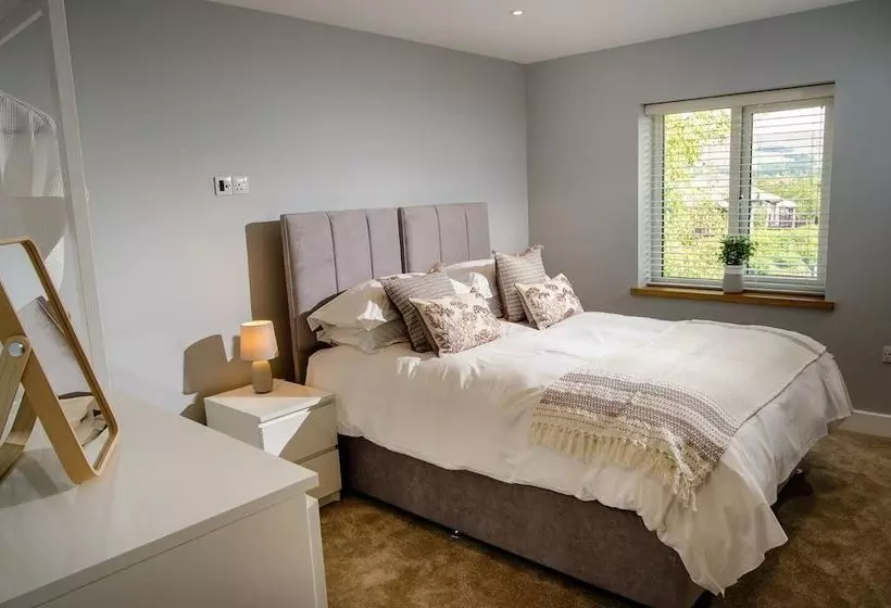 Kirkby Lonsdale Cottages, Ingleborough House